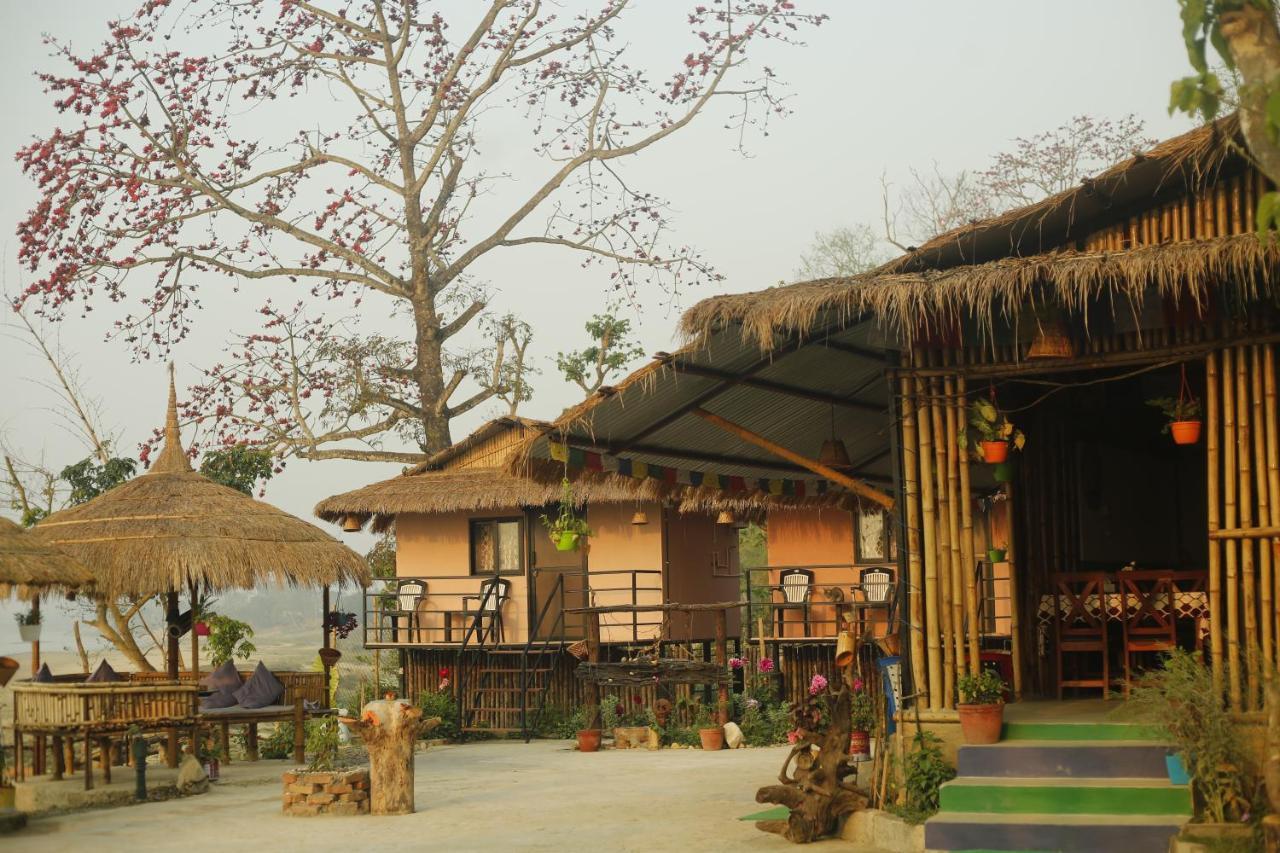 Bamby Chilling House - Feel The Nature Sauraha Exterior photo