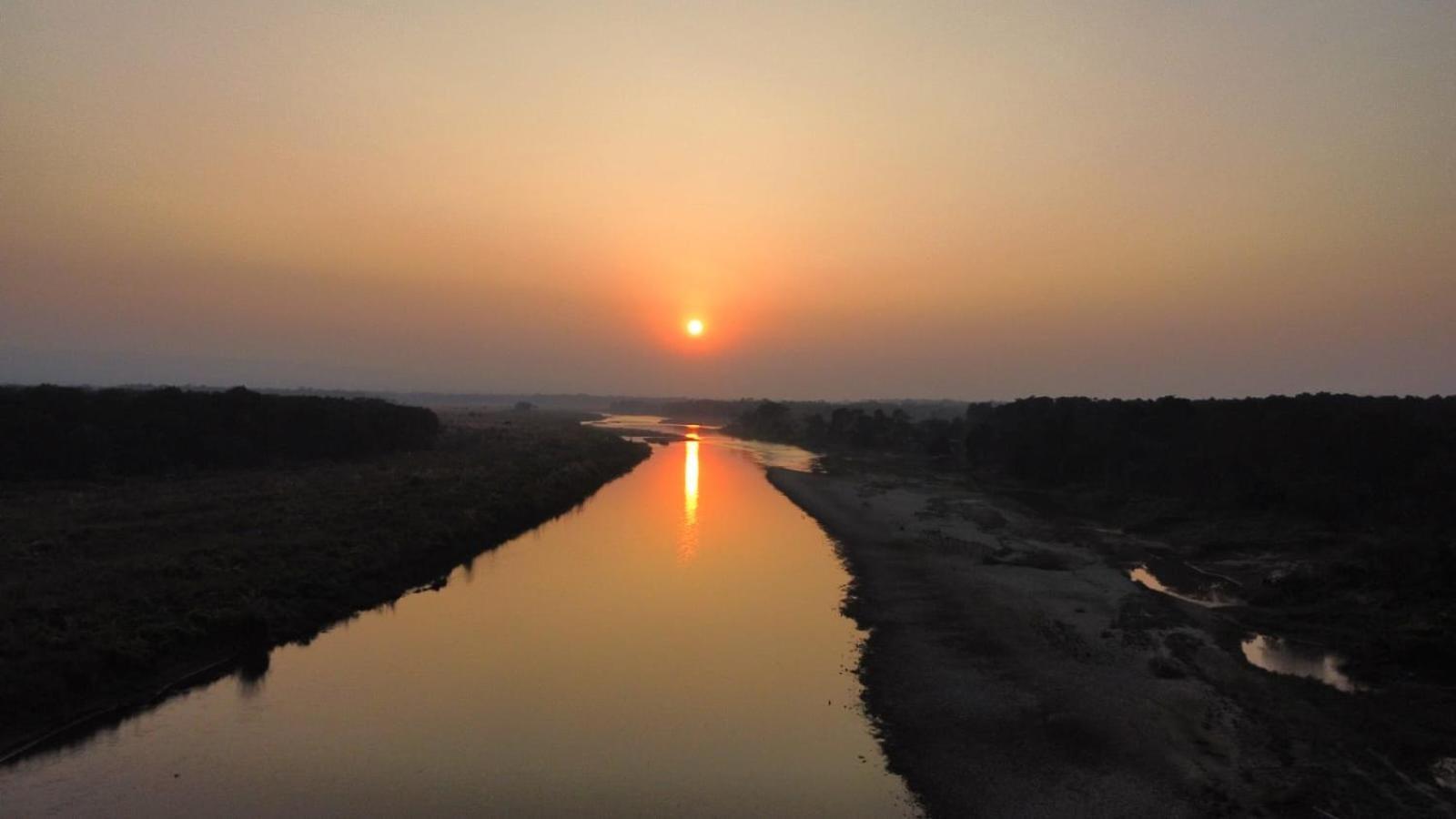 Bamby Chilling House - Feel The Nature Sauraha Exterior photo