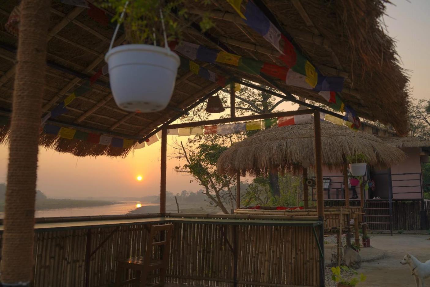 Bamby Chilling House - Feel The Nature Sauraha Exterior photo