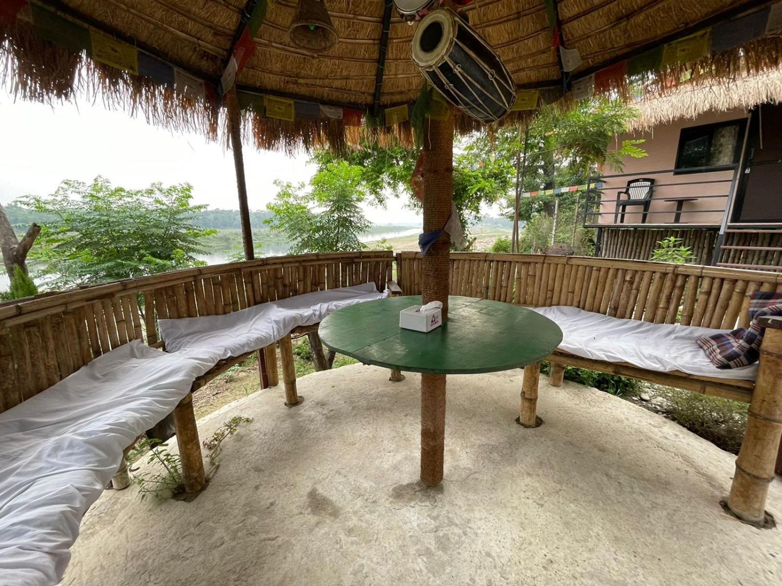 Bamby Chilling House - Feel The Nature Sauraha Exterior photo