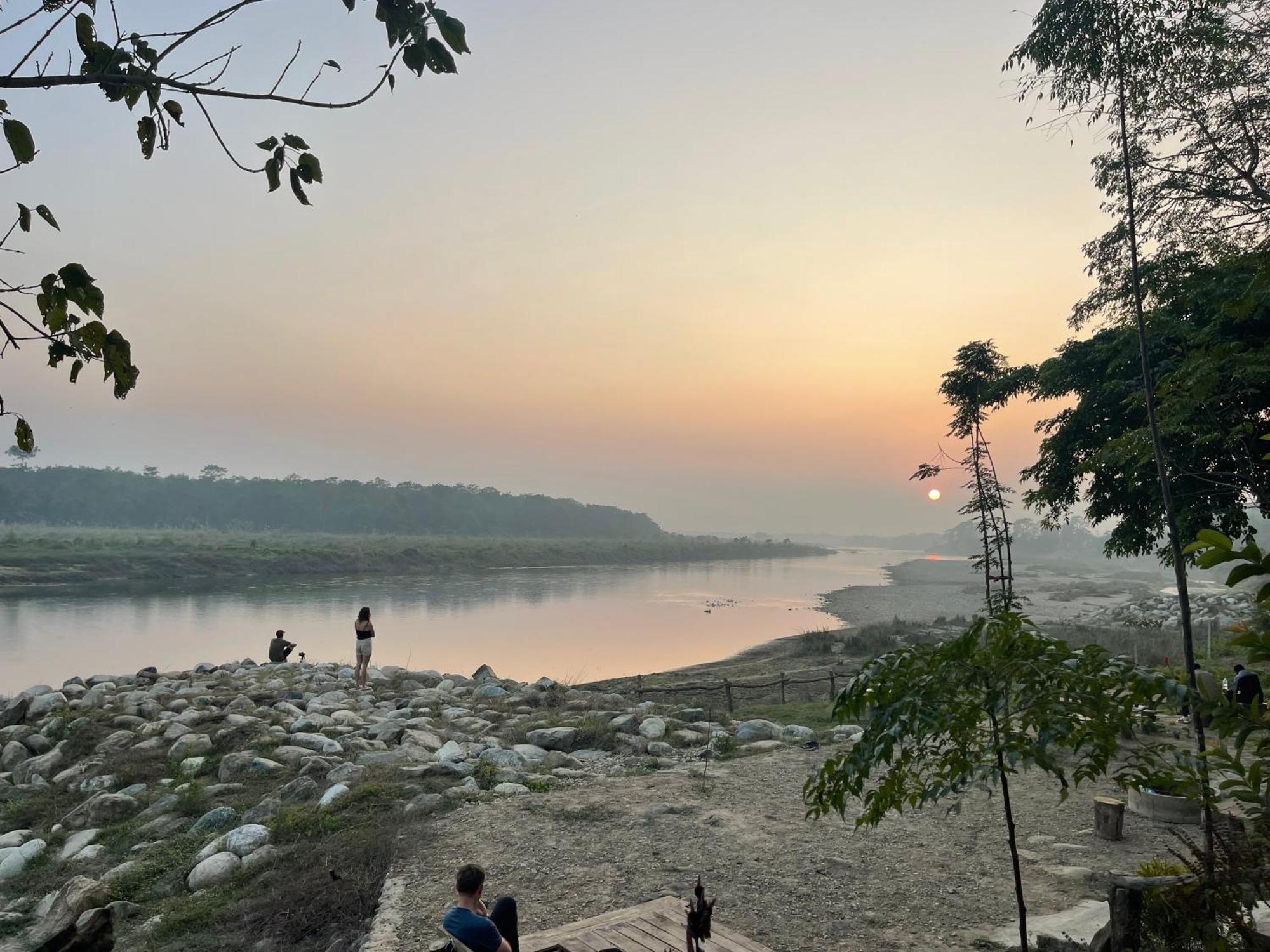 Bamby Chilling House - Feel The Nature Sauraha Exterior photo