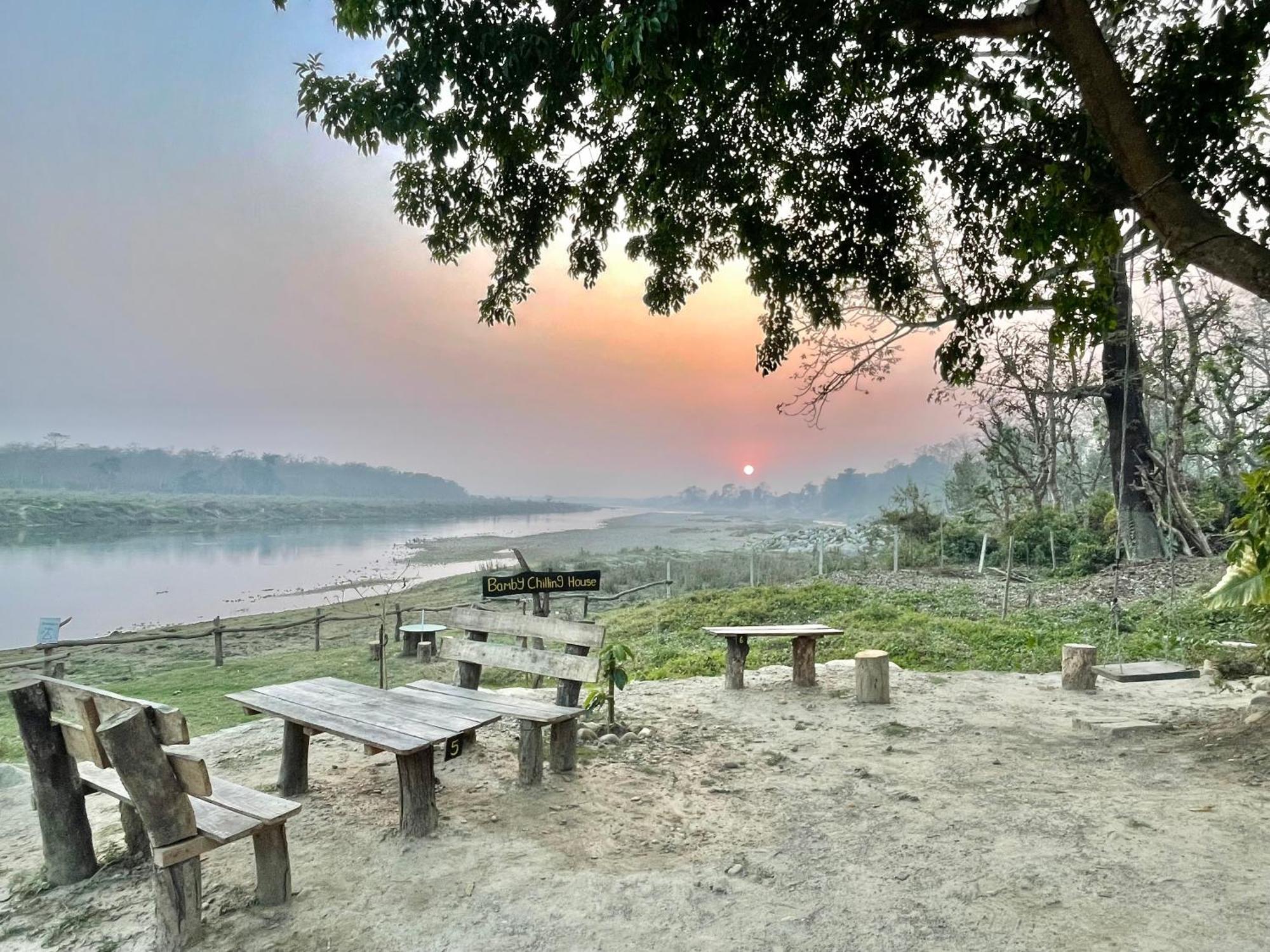 Bamby Chilling House - Feel The Nature Sauraha Exterior photo